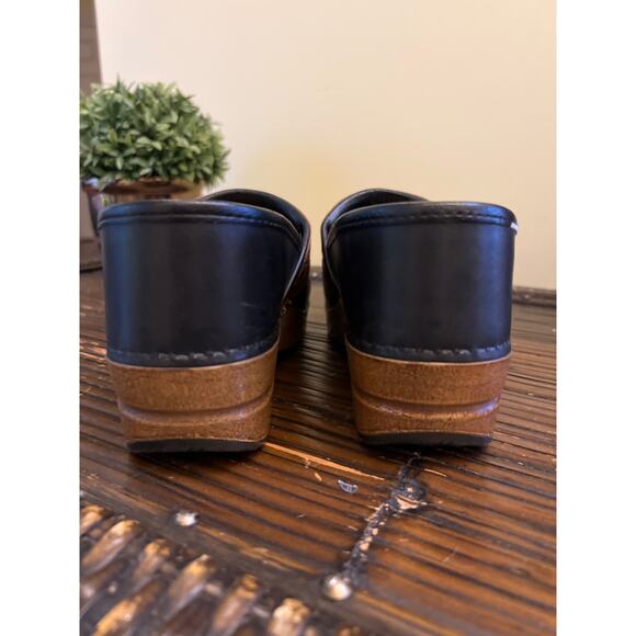 Dansko Black & Brown Leather Comfort Clogs Women's Size 39 8.5 9 Boho Shoes Chic - Picture 2 of 8